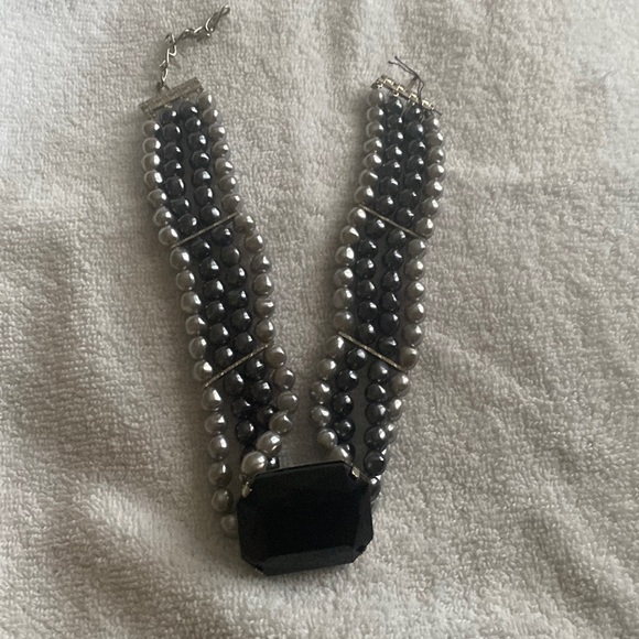 Jewelry - Faux pearl & faux gemstone choker